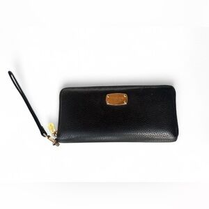 Michael Kors Jet Set Travel Large Continental Wristlet Wallet Black Leather FLAW